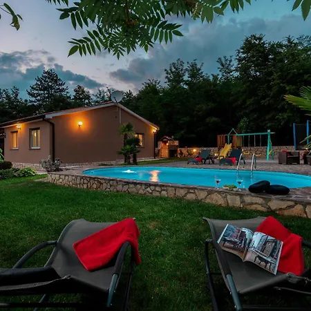 Holiday home Stunning Home In Snasici With Kitchen *