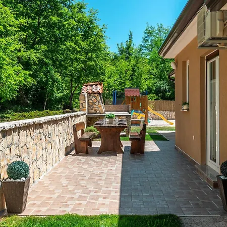 Stunning Home In Snasici With Kitchen Holiday home