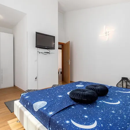 Stunning Home In Snasici With Kitchen Holiday home *