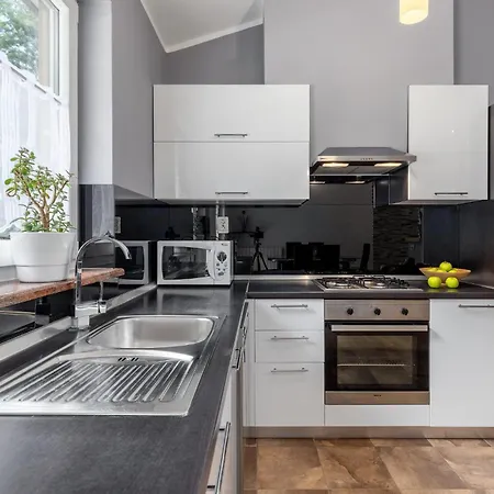 Stunning Home In Snasici With Kitchen Holiday home Mali Turini