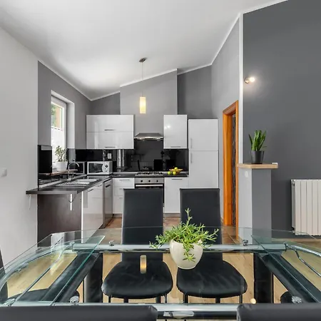 Holiday home Stunning Home In Snasici With Kitchen Mali Turini