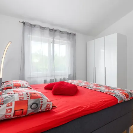 Stunning Home In Snasici With Kitchen Holiday home